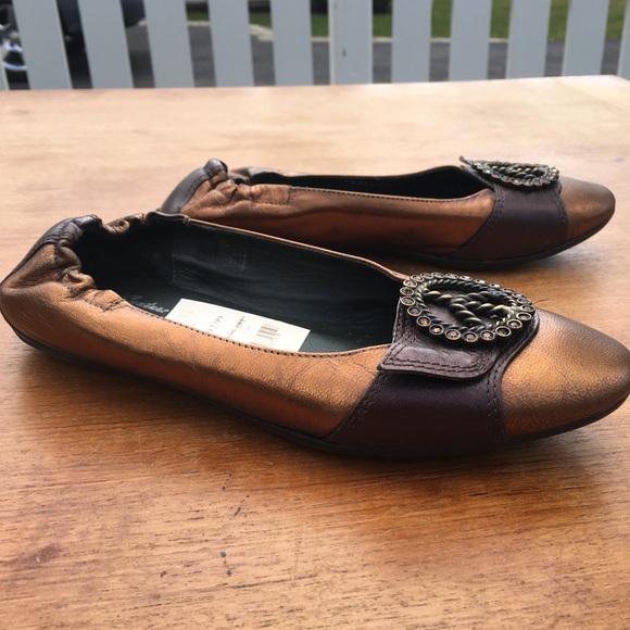 Like NEW! Peace sign flats ✌🏽☮️💝 - Picture 2 of 2